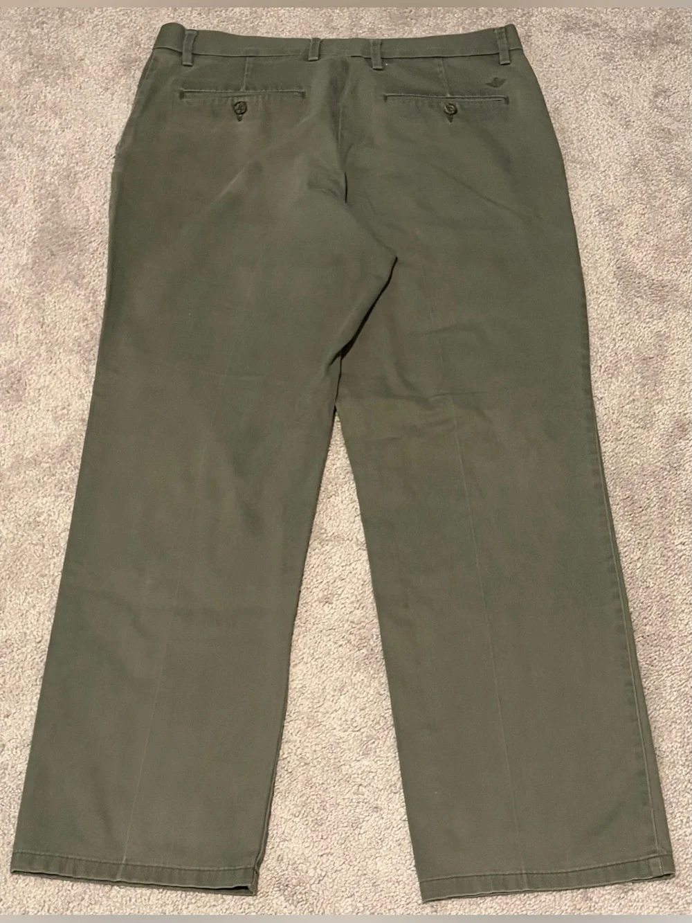 Dockers Men’s Size 34x30 Green Khaki Flat Front Straight Fit Preppy Pants